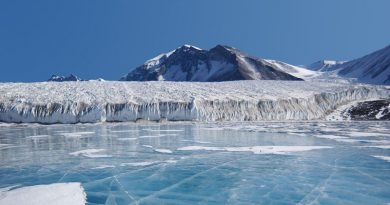 Első ízben mutattak ki mikroműanyagokat az antarktiszi hóban