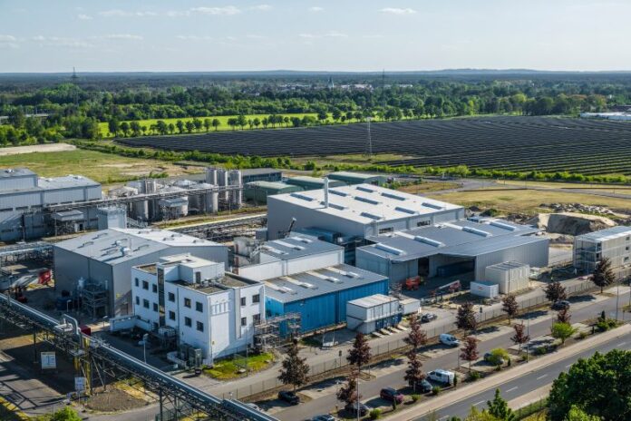 P112_BASF_Battery_Recycling_Black_Mass_plant_Schwarzheide akkumulátor