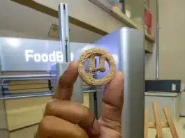 műanyag hulladékból keksz; cookie from plastic waste