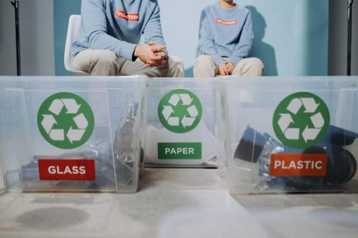 otthonon kívüli szelektív gyűjtés; recycling away from home